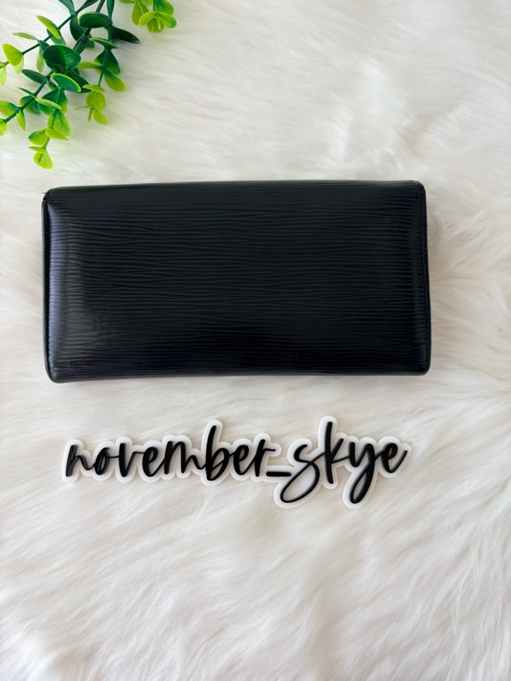 Louis Vuitton Black Epi Sarah Wallet - Picture 5 of 10